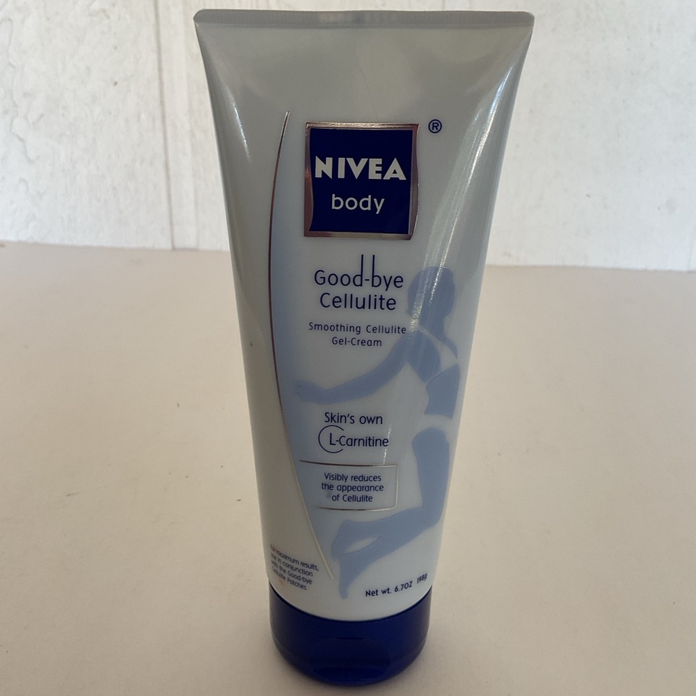 Nivea goodbye Cellulite SMOOTHING gel Cream NWT NEVER USED